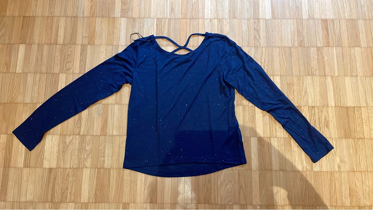 H&M Camicette, T-shirt & Top: Dunkelblaues Glitzer Langarmshirt – Usato da Zürich venduto da spo_zxm7