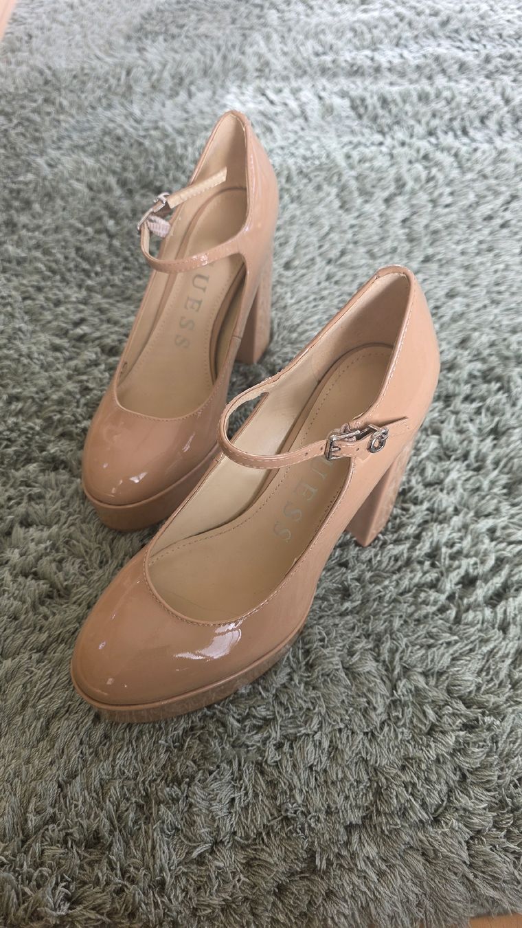 Guess Scarpe da donna: Wunderschöne Highheels Guess, Neu – Nuovo (secondo la descrizione) da Hunzenschwil venduto da Ananas132 1