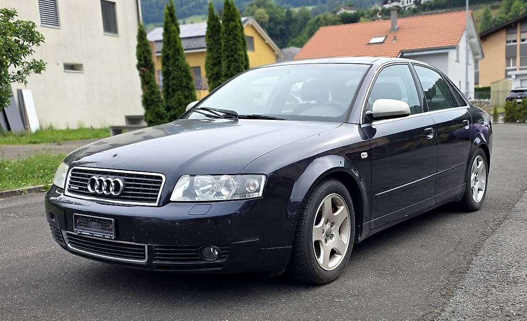 Automobili: Audi A4 1.8t quattro Limo  – Usato da Heiligkreuz (Mels) venduto da Beyond-Auto 4