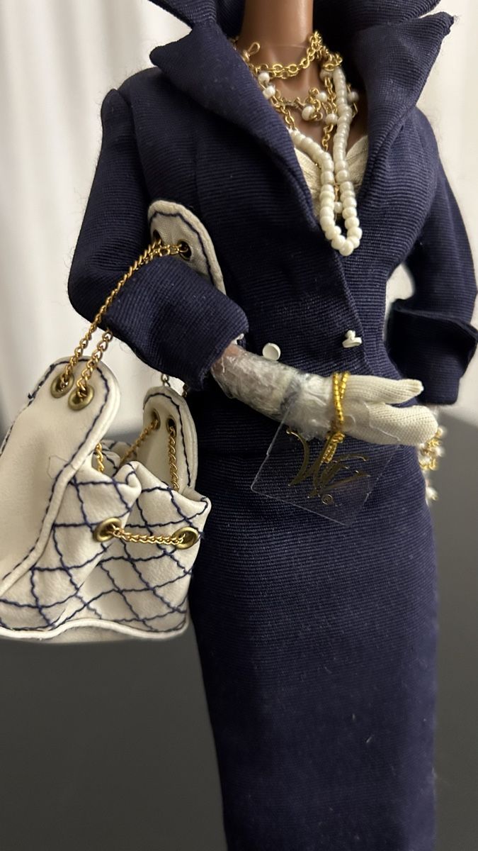 Poupées: Barbie / Jason Wu / Adele – D'occasion à Thalwil par Centrone 4