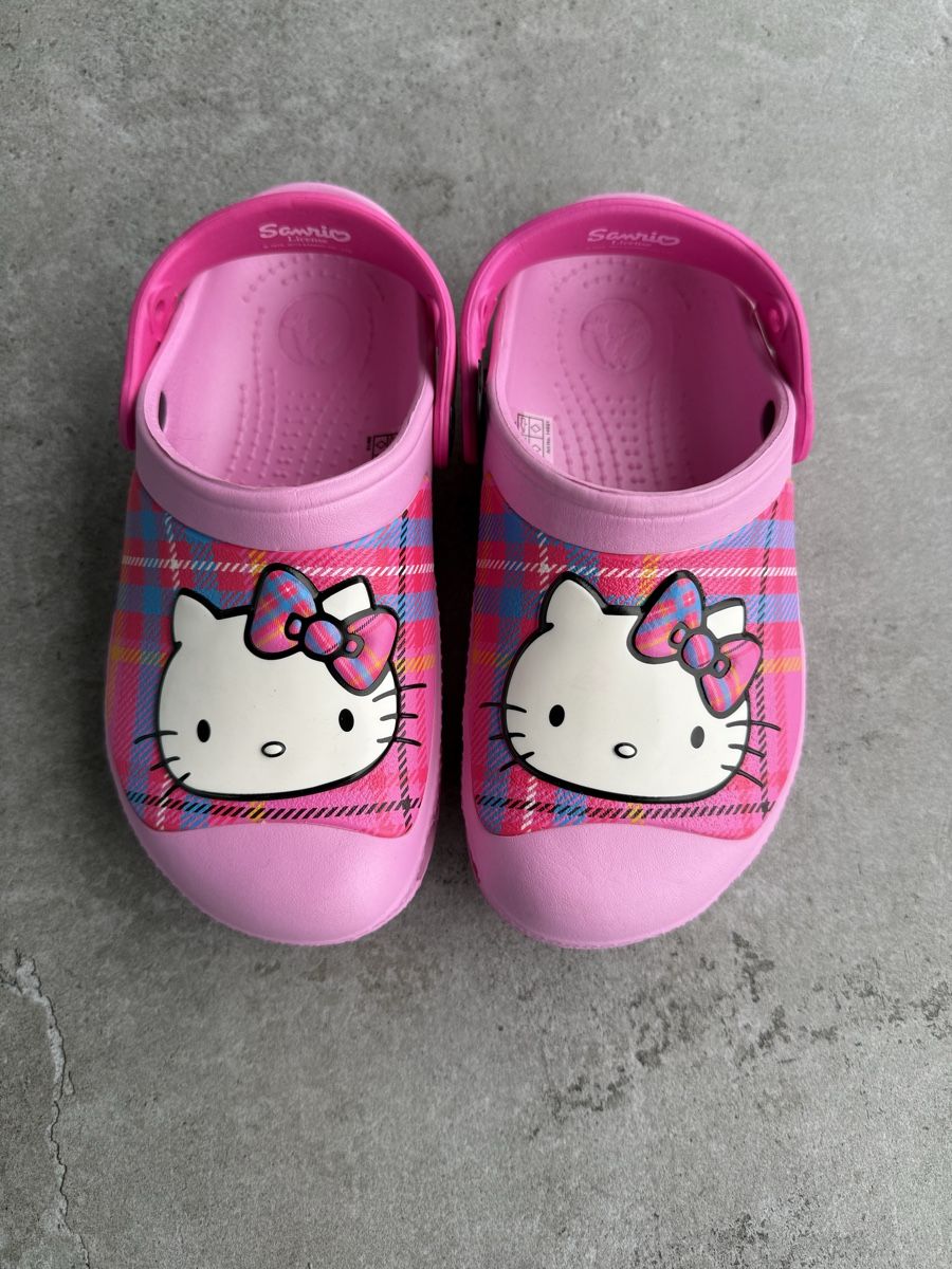 Crocs Scarpe per ragazze: Crocs Hello Kitty taille C12-13 neuves – Nuovo (secondo la descrizione) da Martigny venduto da Sassa77