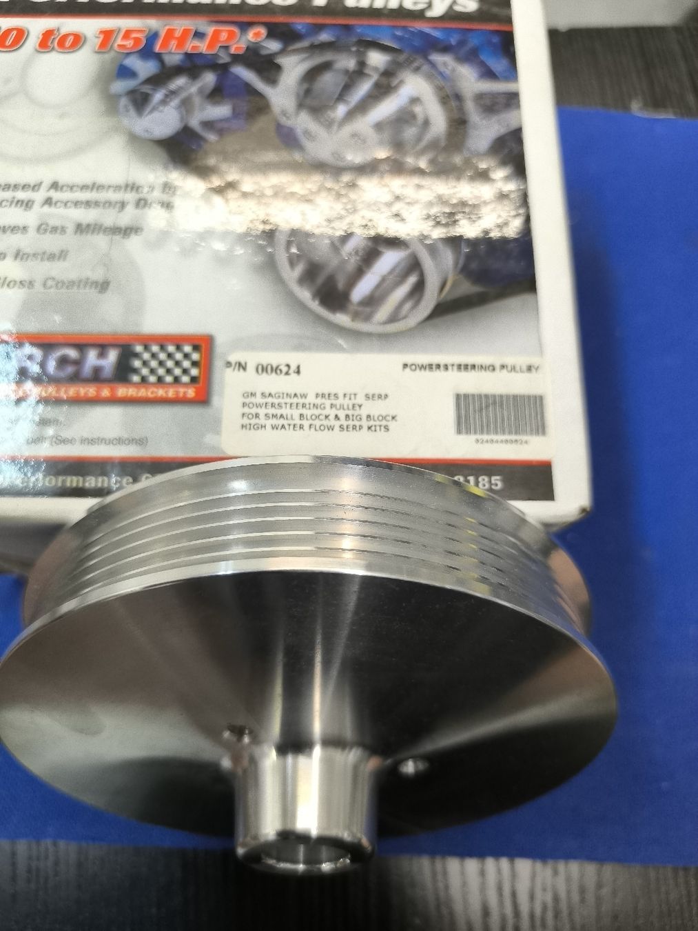 Chevrolet Tutti pezzi di ricambio auto: March Performance Powersteering Pulley 624 Neu Chevy div.  – Nuovo e nell'imballaggio originale da Oberwil b. Zug venduto da Gto469 3