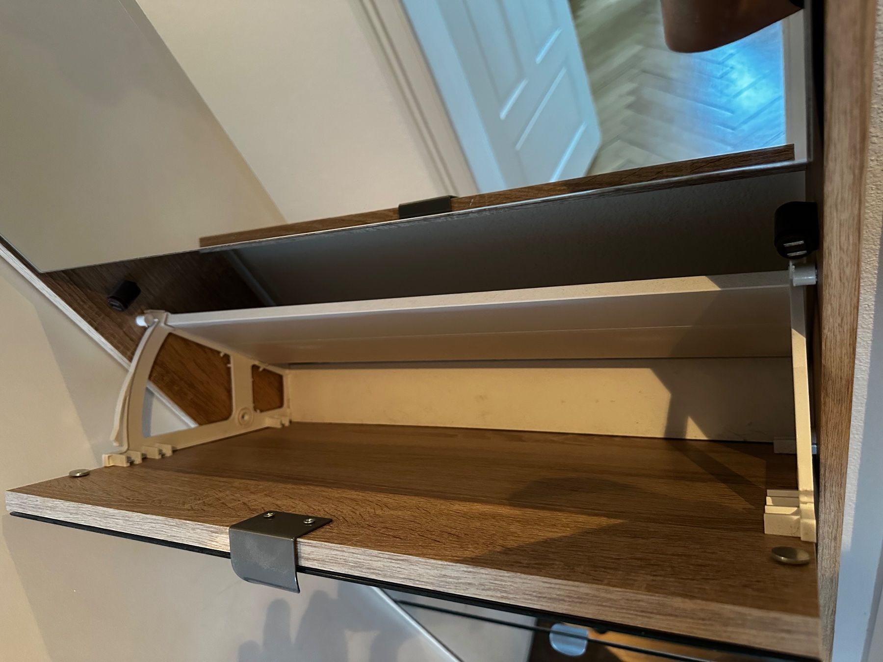 Schränke: Schuhschrank mit Spiegelfront – Gebraucht aus Zürich von and_89pv 6
