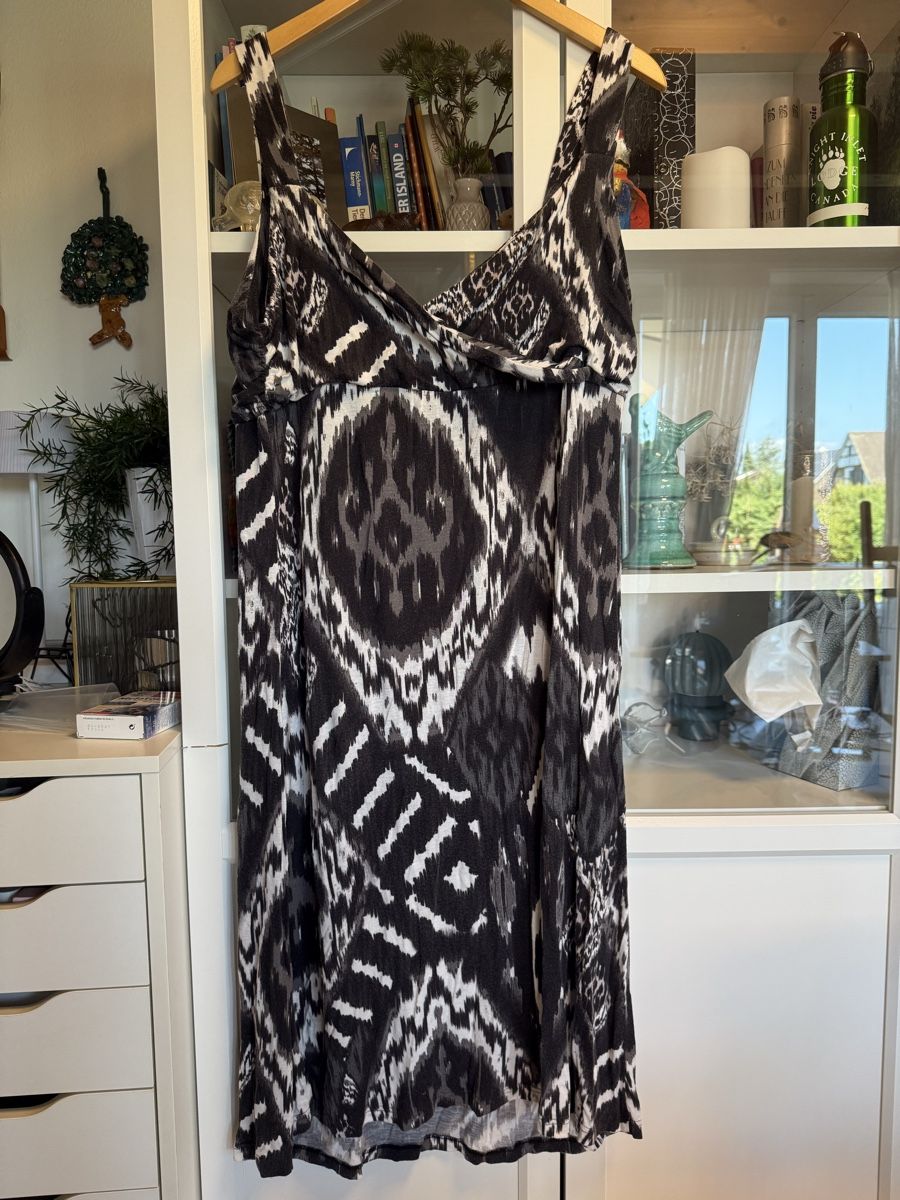Robes: Sommerkleid Damen 44 Viscose Elastan – D'occasion à Oberwil BL par moneymaker1