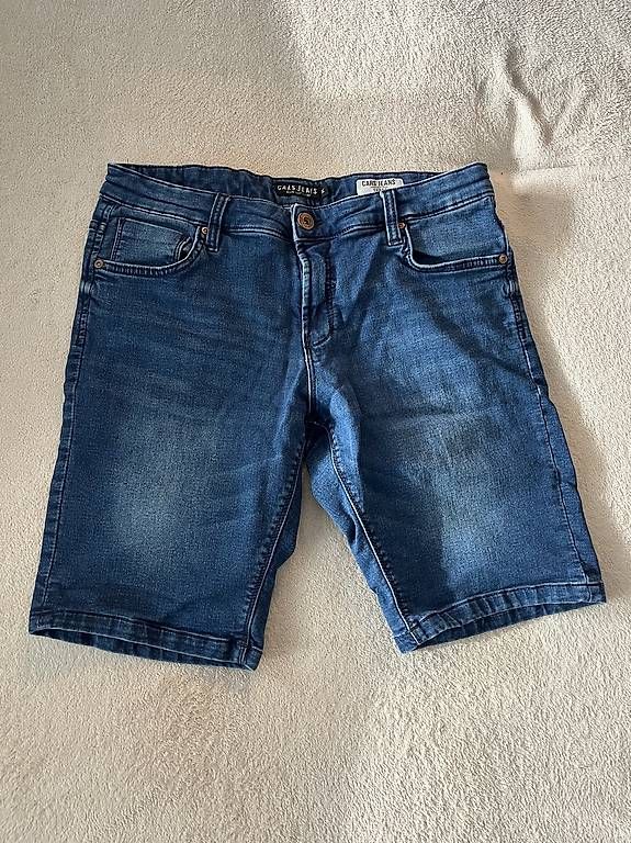Jeans: Jeans Shorts Gr. M / 32 – Gebraucht aus Niederhasli von Scharindli 2