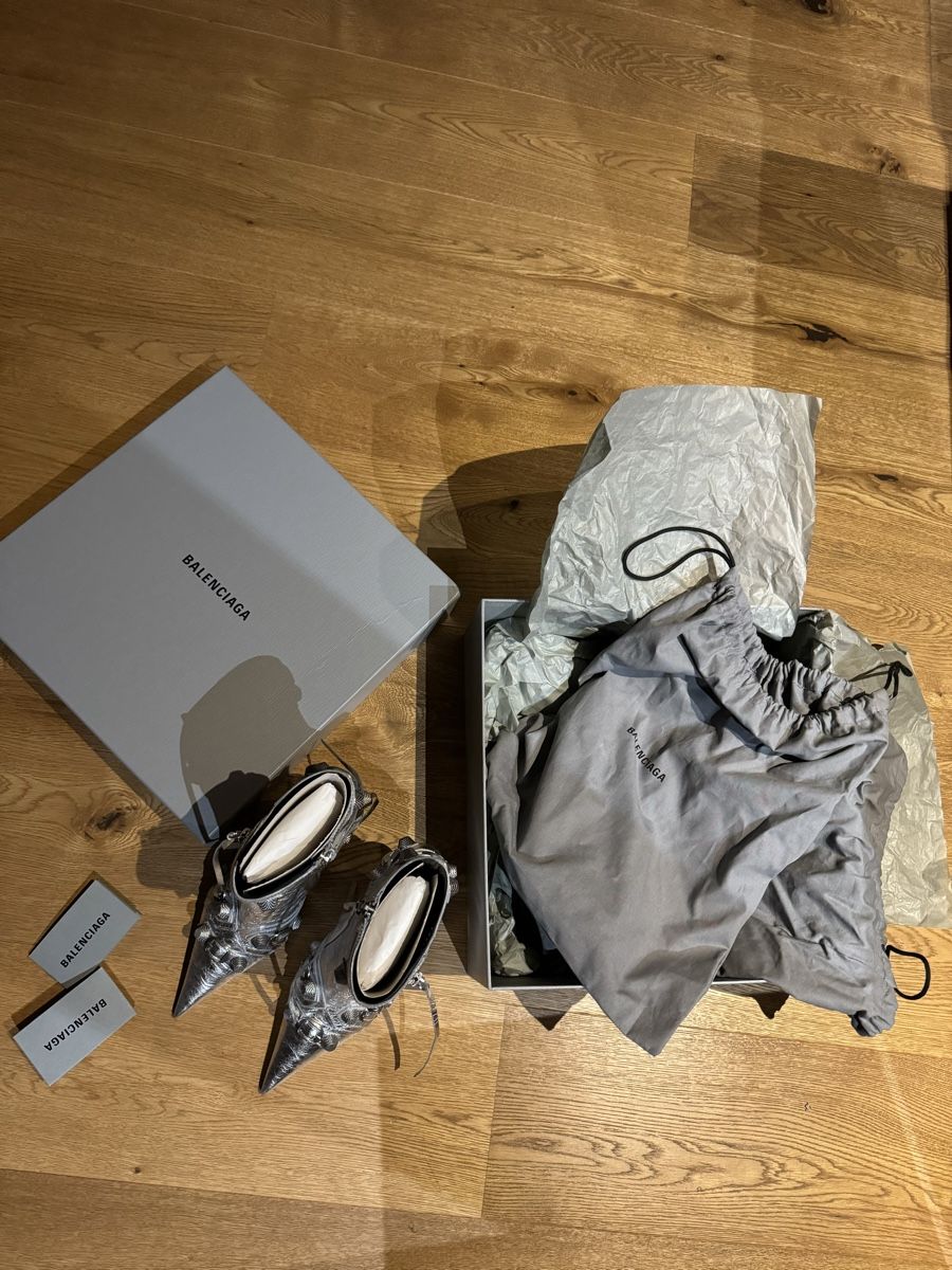 Balenciaga Scarpe da donna: Balenciaga Cagole Stiefeletten – Nuovo e nell'imballaggio originale da Seon venduto da noe_zz6w 6