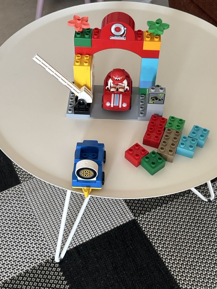 Lego Jouets: Passage avec barrière et voitures Duplo – D'occasion à Lausanne par pabernard 1