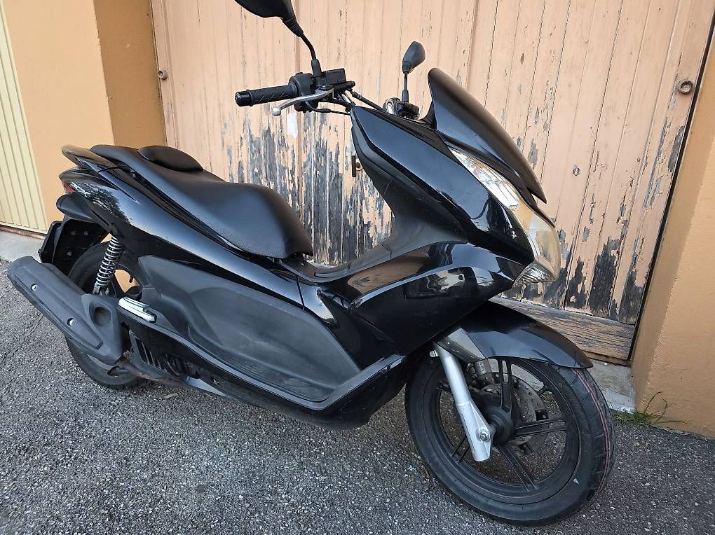 Scooter: Honda PCX 125cc expertise 21.08.2025 – Usato da Le Grand-Saconnex venduto da mat_gyj9