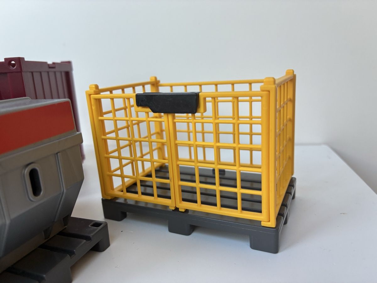 Playmobil Giocattoli: Playmobil 5259 Cargo Loading Team – Usato da Lucens venduto da metaD 4