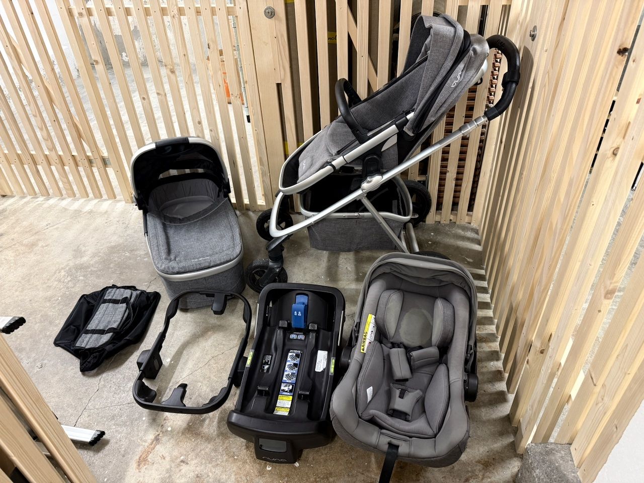Nuna Poussette: Nuna Kinderwagen Komplettset / Nuna complete stroller set – D'occasion à Luzern par bar_5lln