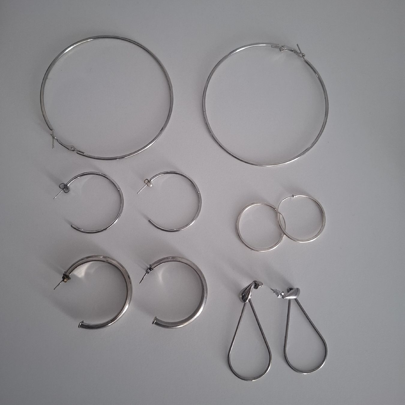 Ohrringe & -stecker: Ohrringe Set silberfarben verschiedene Formen – Gebraucht aus Siebnen von kar_gxl6