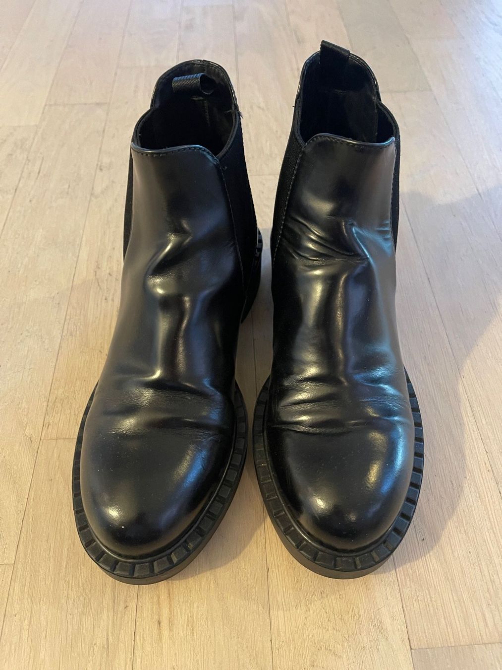 Prada Damenschuhe: Prada Damenschuhe Original 37 – Gebraucht aus Männedorf von sebasta