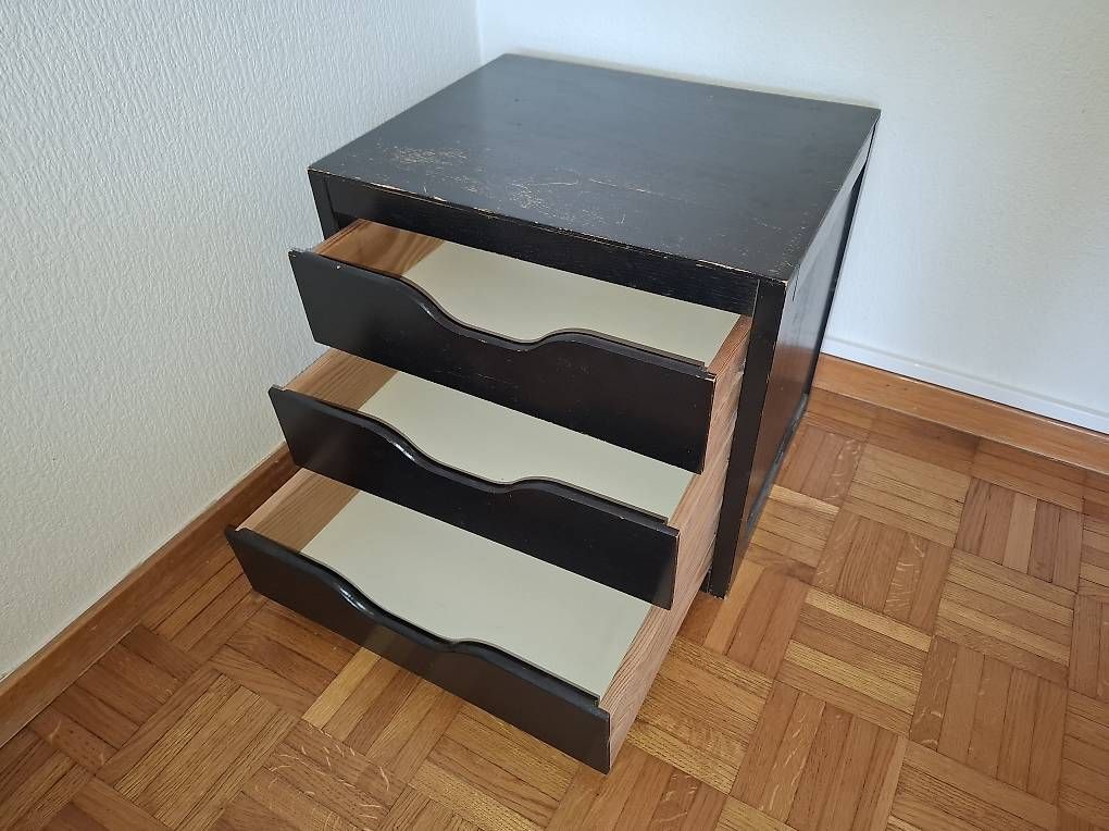 Comodini: Table de nuit – Usato da Lausanne venduto da oli.fauc 1