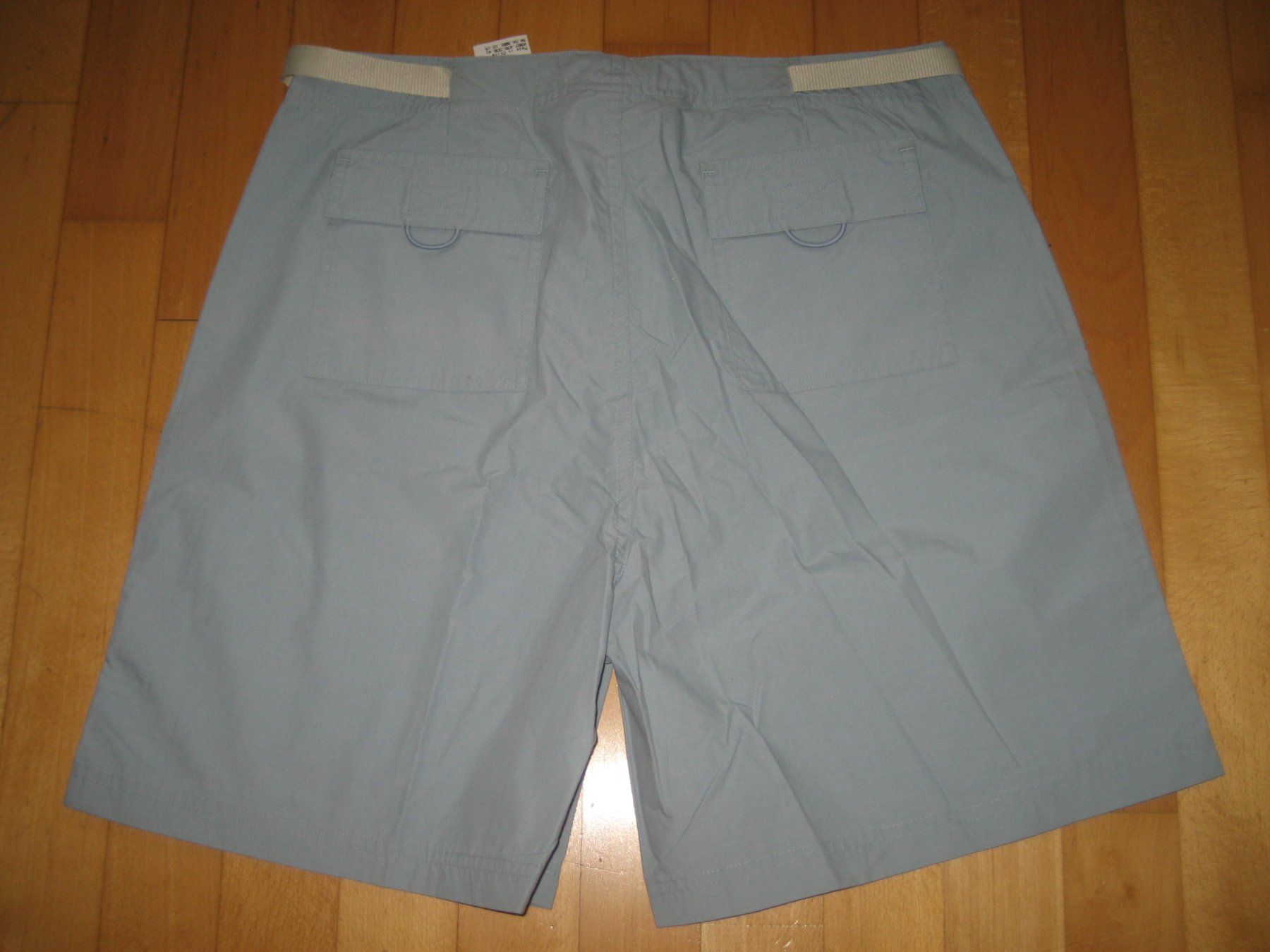 Pantaloni: Kurze Hose, col. hellblau, neu – Usato da Unterengstringen venduto da Olifant4 1