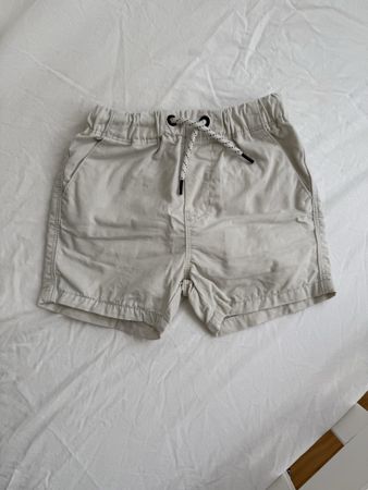 3 Sommer-Shorts für kleine Jungs, Grösse 86, Top Zustand