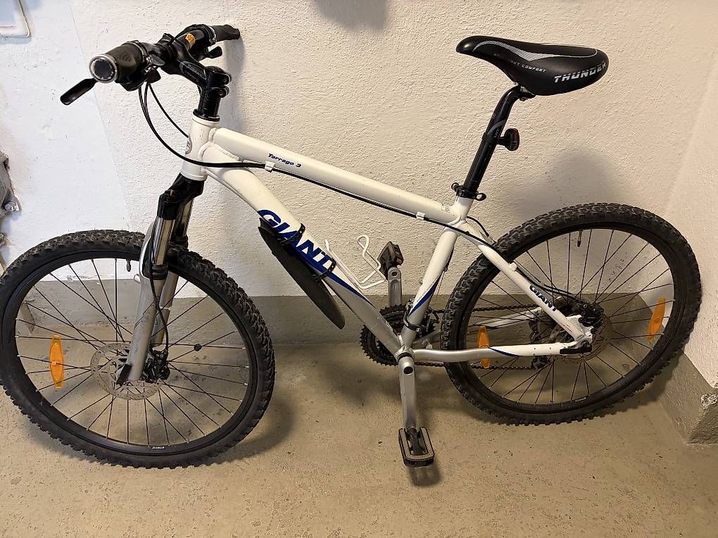 Vélos: Giant Fahrad – D'occasion à Wallisellen par australia018