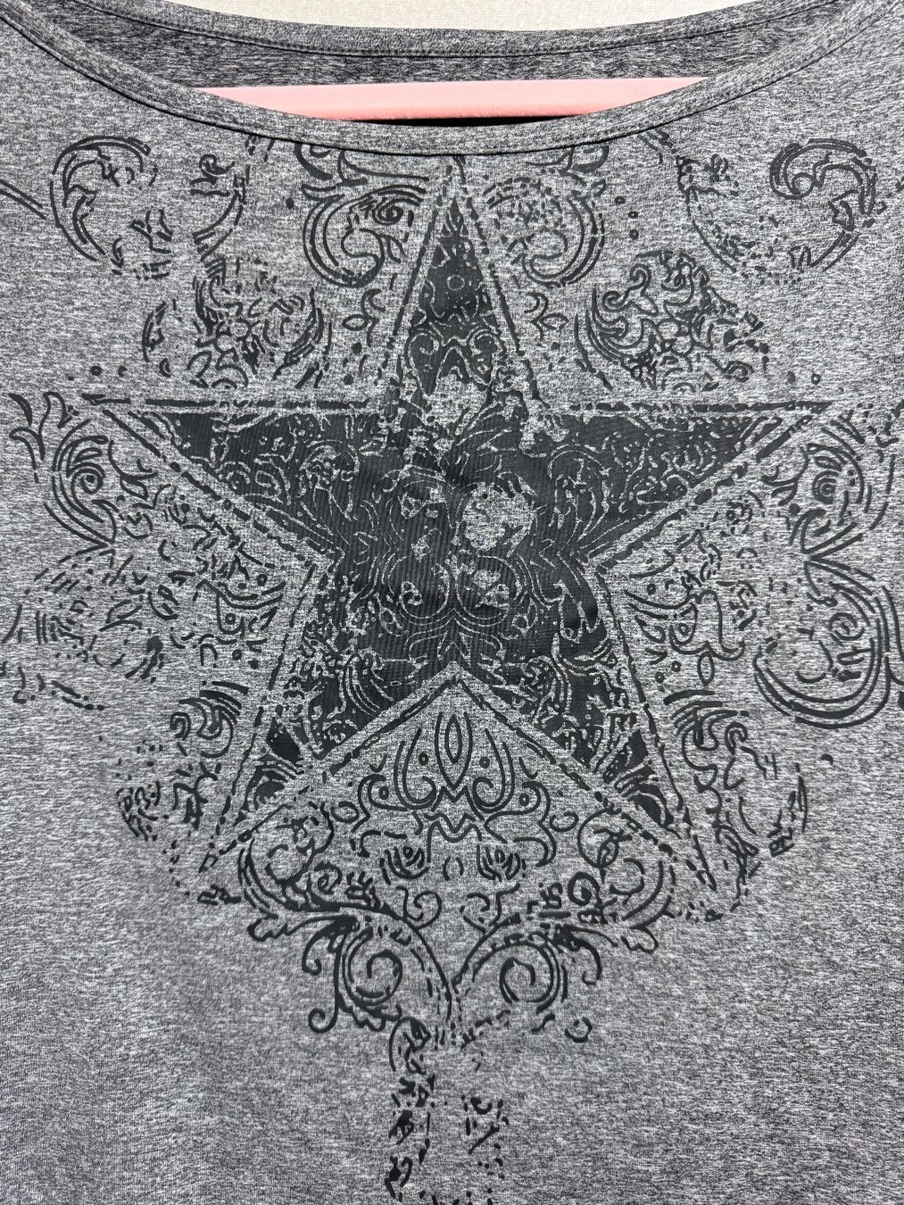 T-shirt: Schönes graues T-Shirt ca Gr. S – Usato da Grosswangen venduto da SALE_SALE_SALE 1