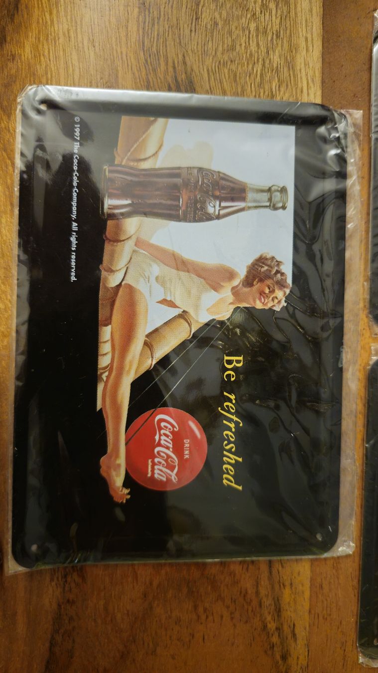 Cartoline: 3 Coca-Cola Metallpostkarten, neu, originalverpackt – Nuovo e nell'imballaggio originale da Oberengstringen venduto da Asteroid56 1