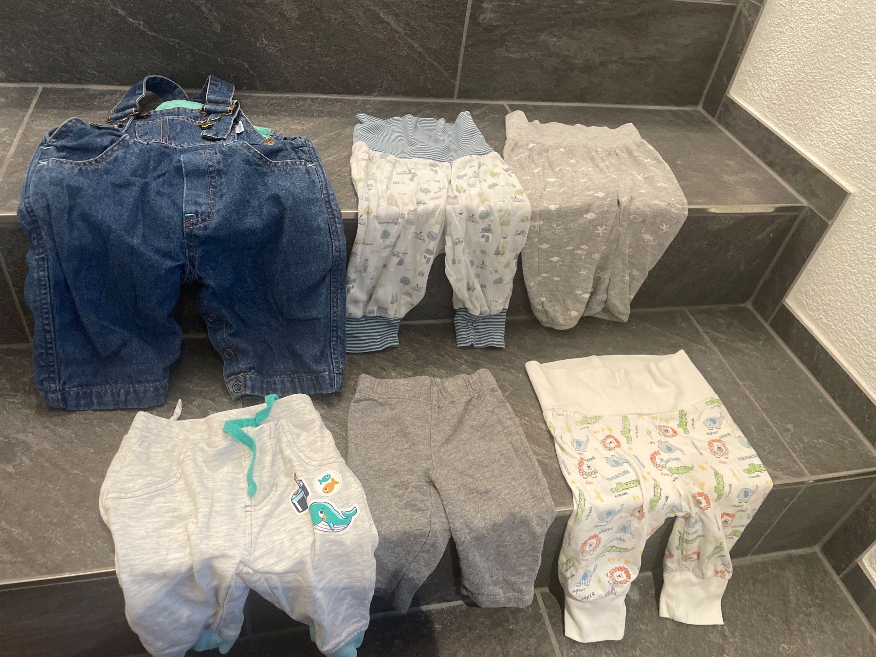 Lotti & Set di vestiti: Hose 62 – Usato da Mauren venduto da melam01