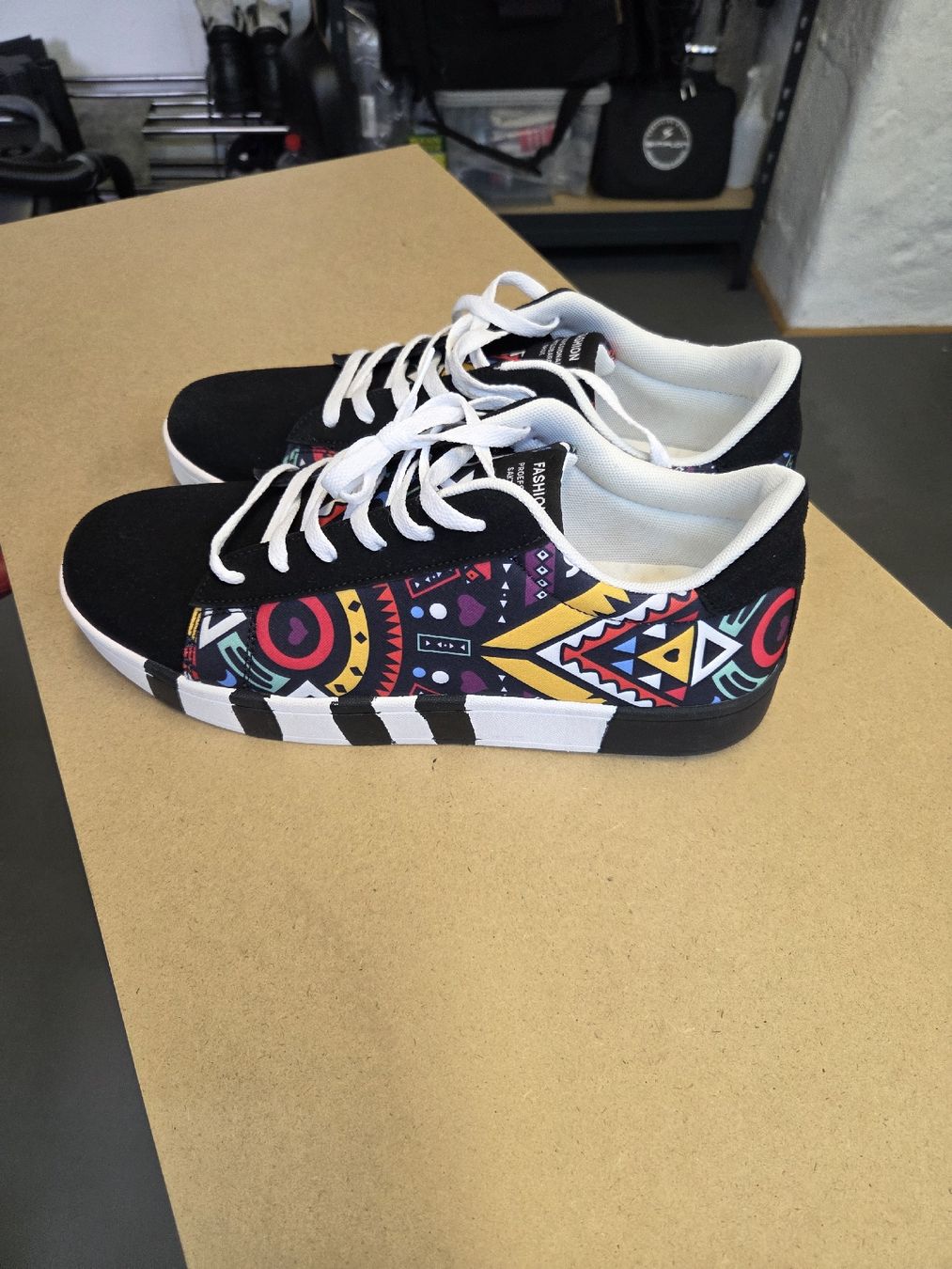 Scarpe da uomo: Skate Schuhe Sneaker neu mit buntem Muster – Nuovo (secondo la descrizione) da Zug venduto da olx_5shp