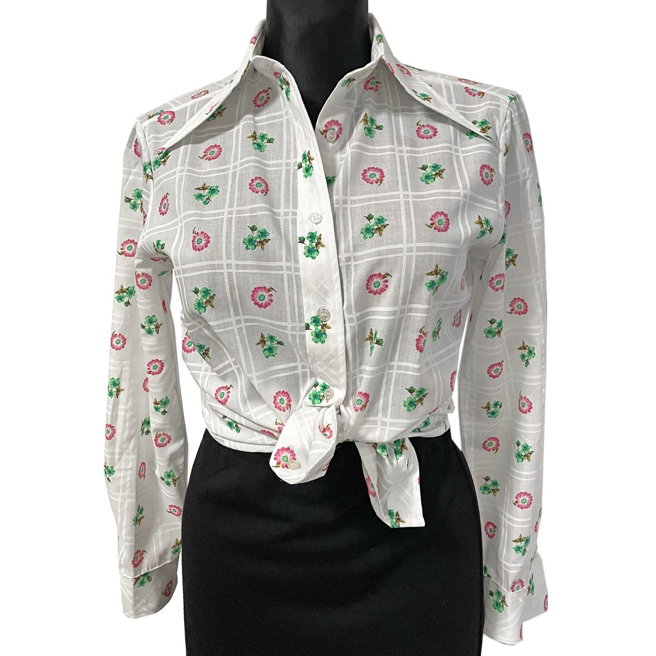 Camicette: Bluse weiss mit Blümchenmuster M/L VINTAGE 1970s – Nuovo (secondo la descrizione) da Brüttisellen venduto da Buxus