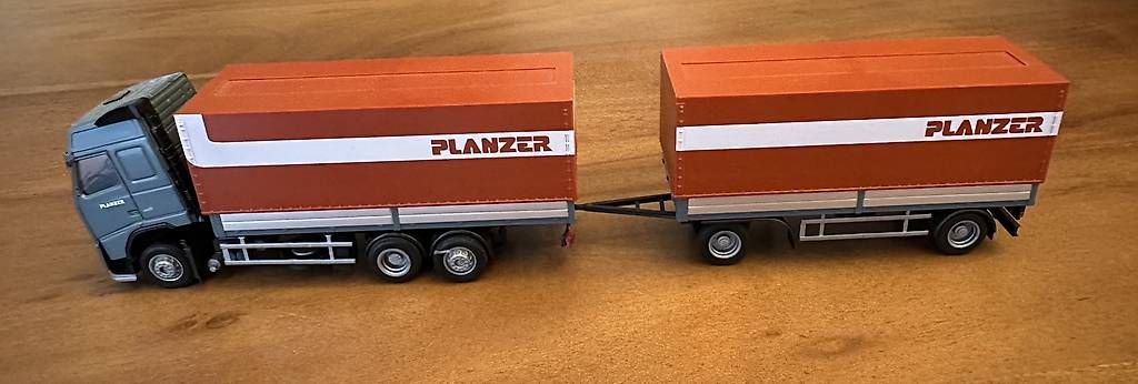 Modellbausätze & Standmodelle: LKW Modell – Gebraucht aus Aristau von Devilgirl_1327