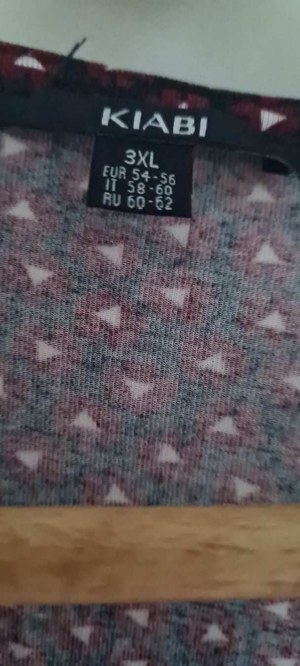 Vestiti: Robe Kiabi 3XL bordeaux à motifs triangle – Usato da Epagny venduto da Mjcee 1