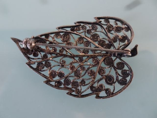 Spille & Fermagli: Brosche BUCHENBLATT, filigrane Handarbeit 6x4cm, Metall – Usato da Berikon venduto da Kolophonium43 2