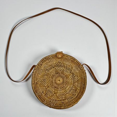Sac à bandoulière rond original en rotin naturel