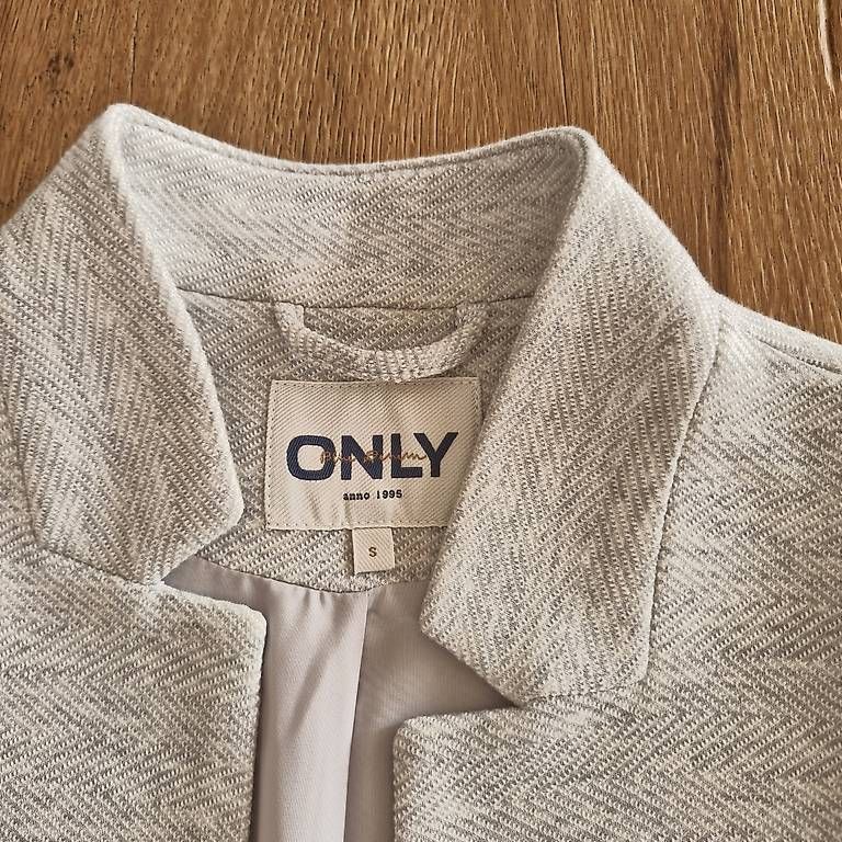 Only Cappotti: Damen Mantel Only Grösse S – Usato da Schaffhausen venduto da Jakarila 2