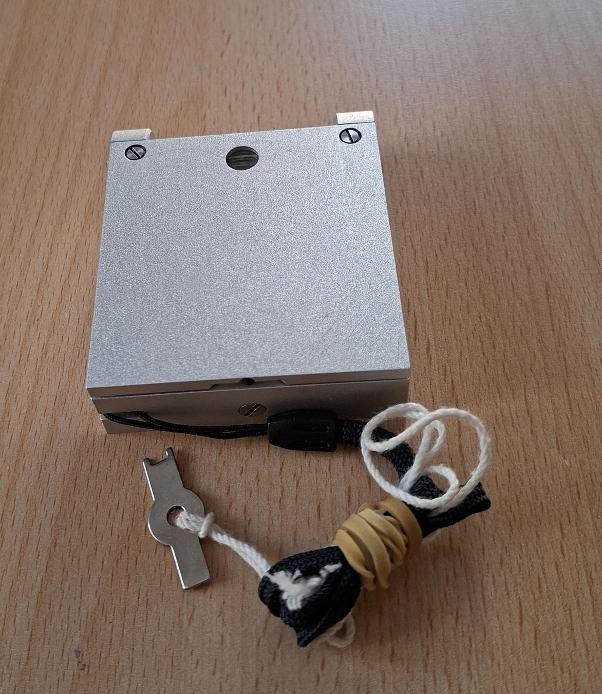 GPS & Strumenti di misurazione: Robuster Kompass aus Metall – Usato da Bern venduto da chuderluri01 1