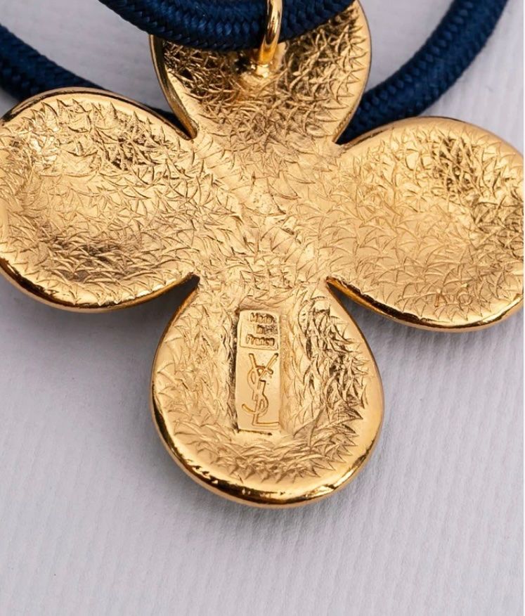 Saint Laurent Catenine: Collier pendentif émaillé Yves Saint Laurent – Usato da Montreux venduto da Perledor 6