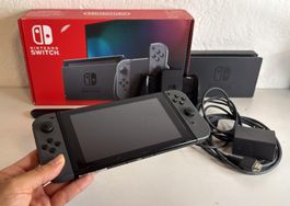 Nintendo Switch Konsole grau mit Zubehör und OVP