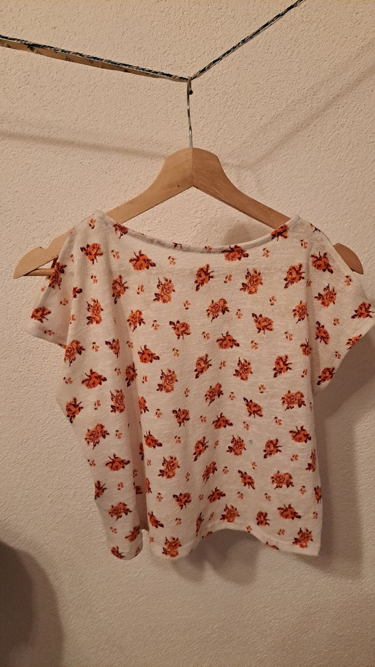 C&A Blouses, T-shirts & Tops: Top mit Blumen – D'occasion à Schaffhausen par xJuliax 1