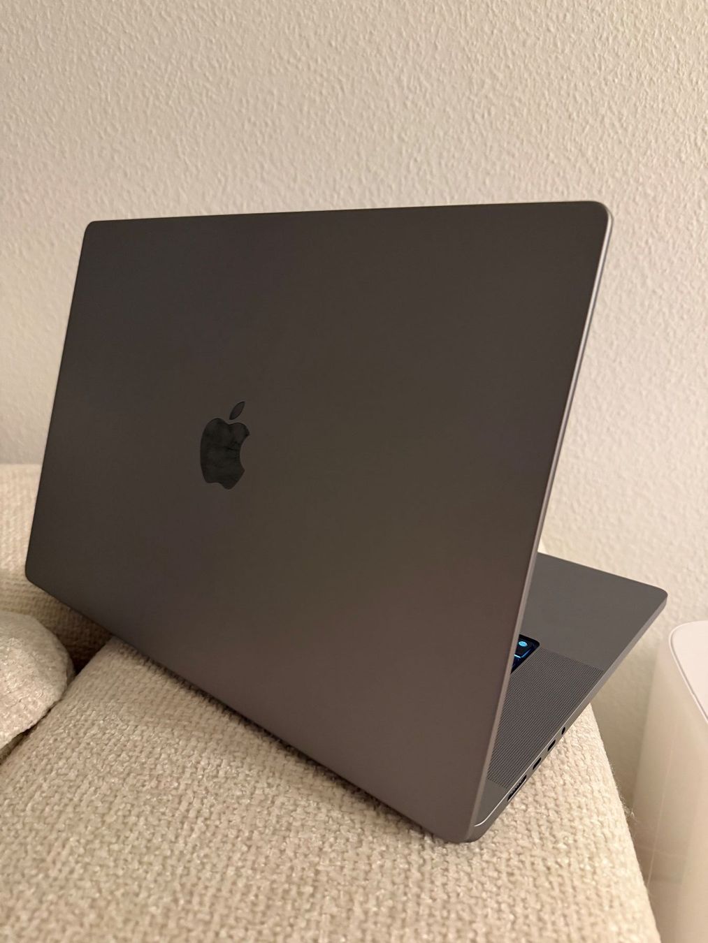 Apple Notebook: MacBook Pro 16-inch 2023 – Usato da Zürich venduto da Dorentina01 1