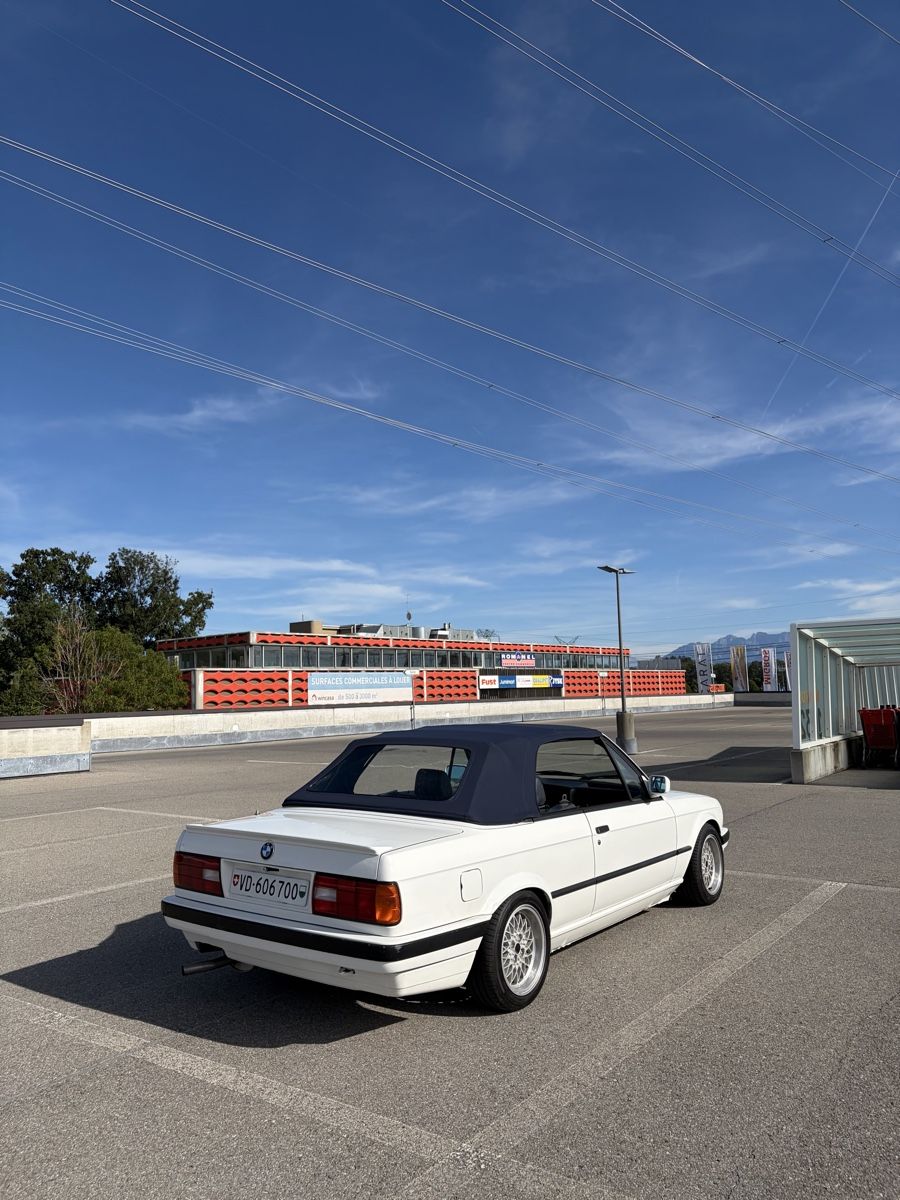 BMW Automobili: BMW E30 318i cabriolet expertisés à jour – Usato da Romanel-s-Lausanne venduto da Pidrroou 3