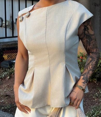 Damen Oberteil ärmellos beige mit Seitlich Reissverschluss