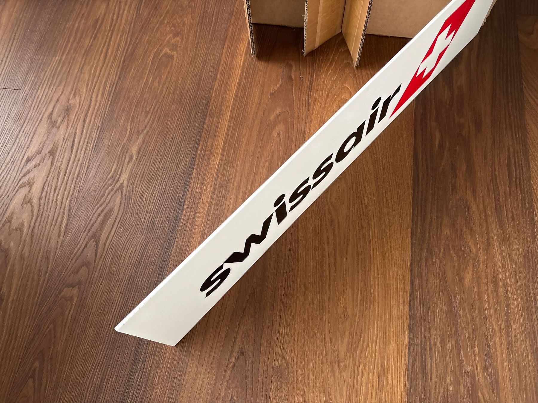 Swissair Insegne: Swissiar Plexiglas Leuchtlogo Schild – Usato da Richterswil venduto da Smartprize 1