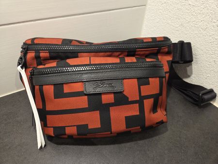 Longchamp Hüfttasche rot/schwarz, neuwertig, super stylisch!