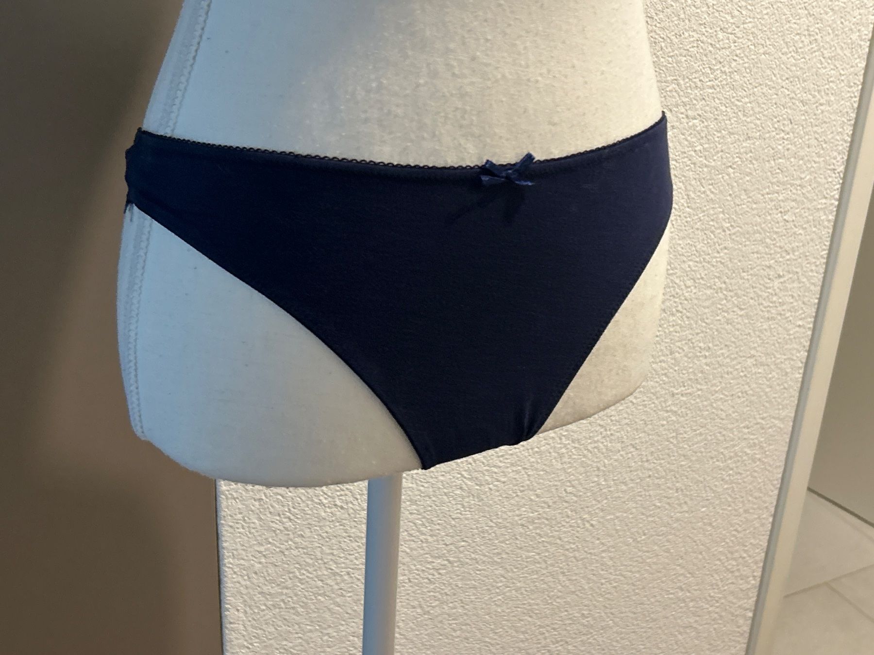 Autres dessous: Damen Slip schwarz – D'occasion à Brunnen par Nala2929 1