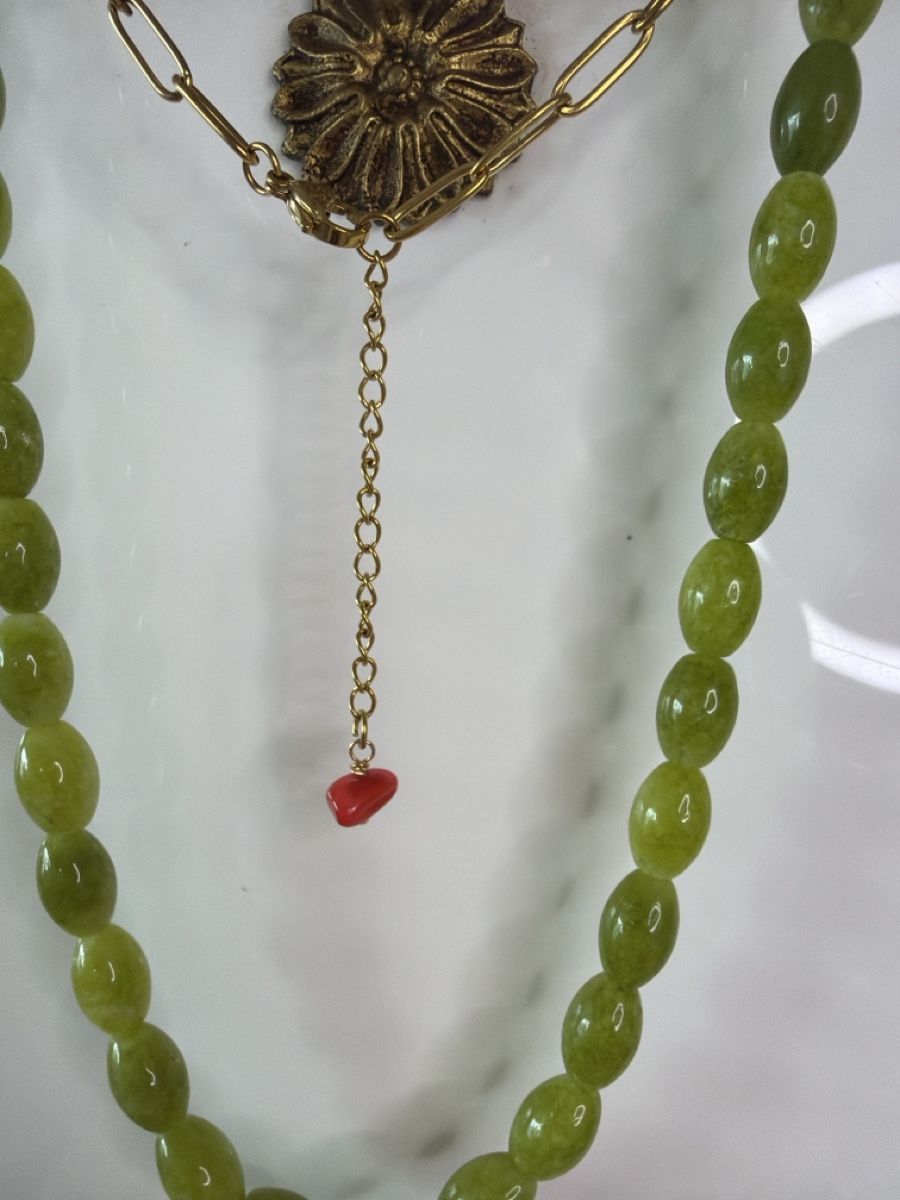 Catenine: Green Beaded Necklace with Red Charm - Elegant Summer Style – Nuovo e nell'imballaggio originale da Bouveret venduto da dou_g8q7 1