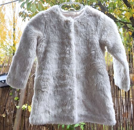 H&M flauschiger Mantel Gr. 104 gefüttert