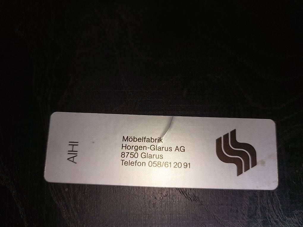 Horgen Glarus Tischset: HORGEN GLARUS Kaffeehaus-Tisch mit 2 Stühlen – Gebraucht aus Zürich von H44 3