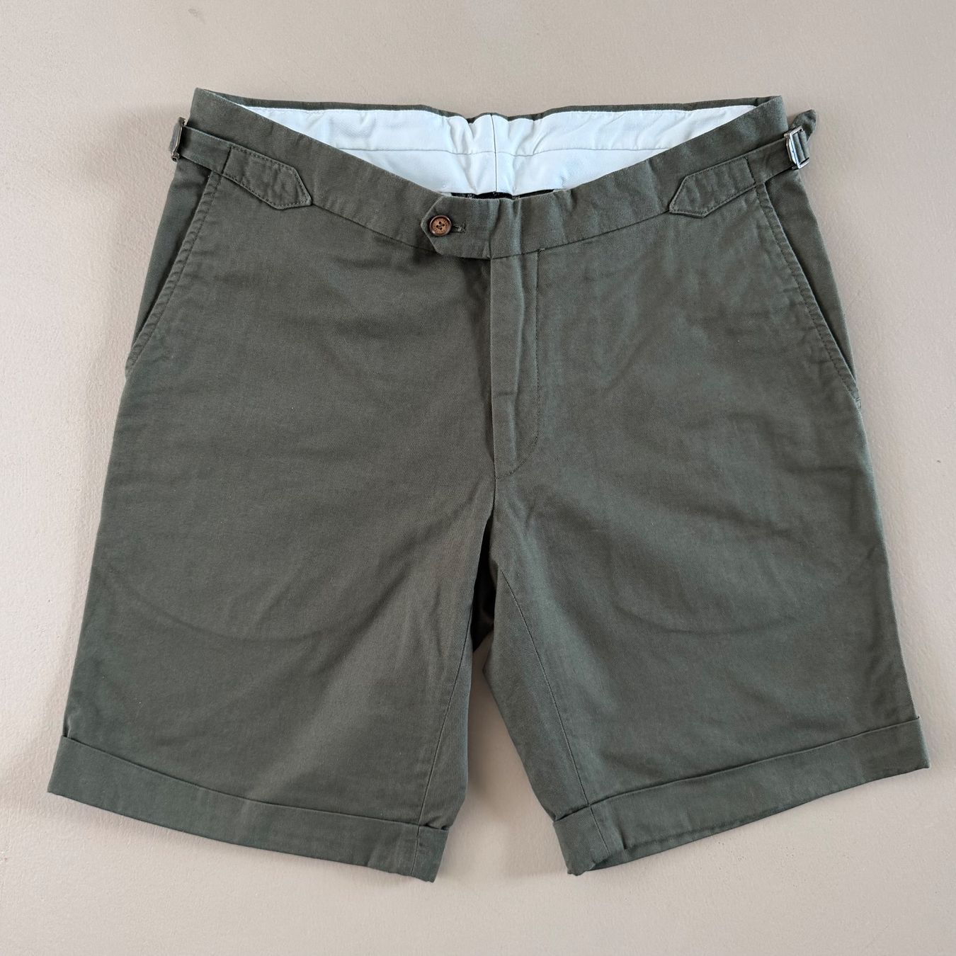 Pelikamo Pantaloni: PELIKAMO Shorts 💚 – Usato da Zürich venduto da ClosetQueen