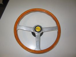 Ferrari Dino 206/246 Holzlenkrad mit Narbe +Hupenknopf