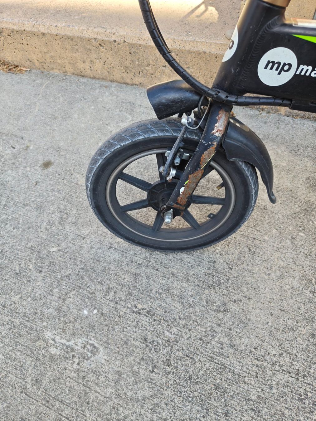 Vélos: velo pliant electrique – Défectueux à Gland par jlemoine1974 1