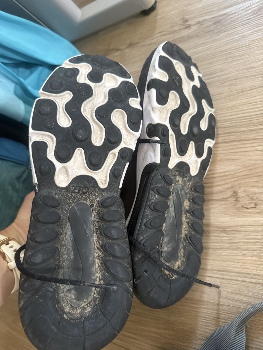 Nike Scarpe da uomo: Nike air max 270 React Turnschuhe – Usato da Kirchdorf BE venduto da omegatoc 4