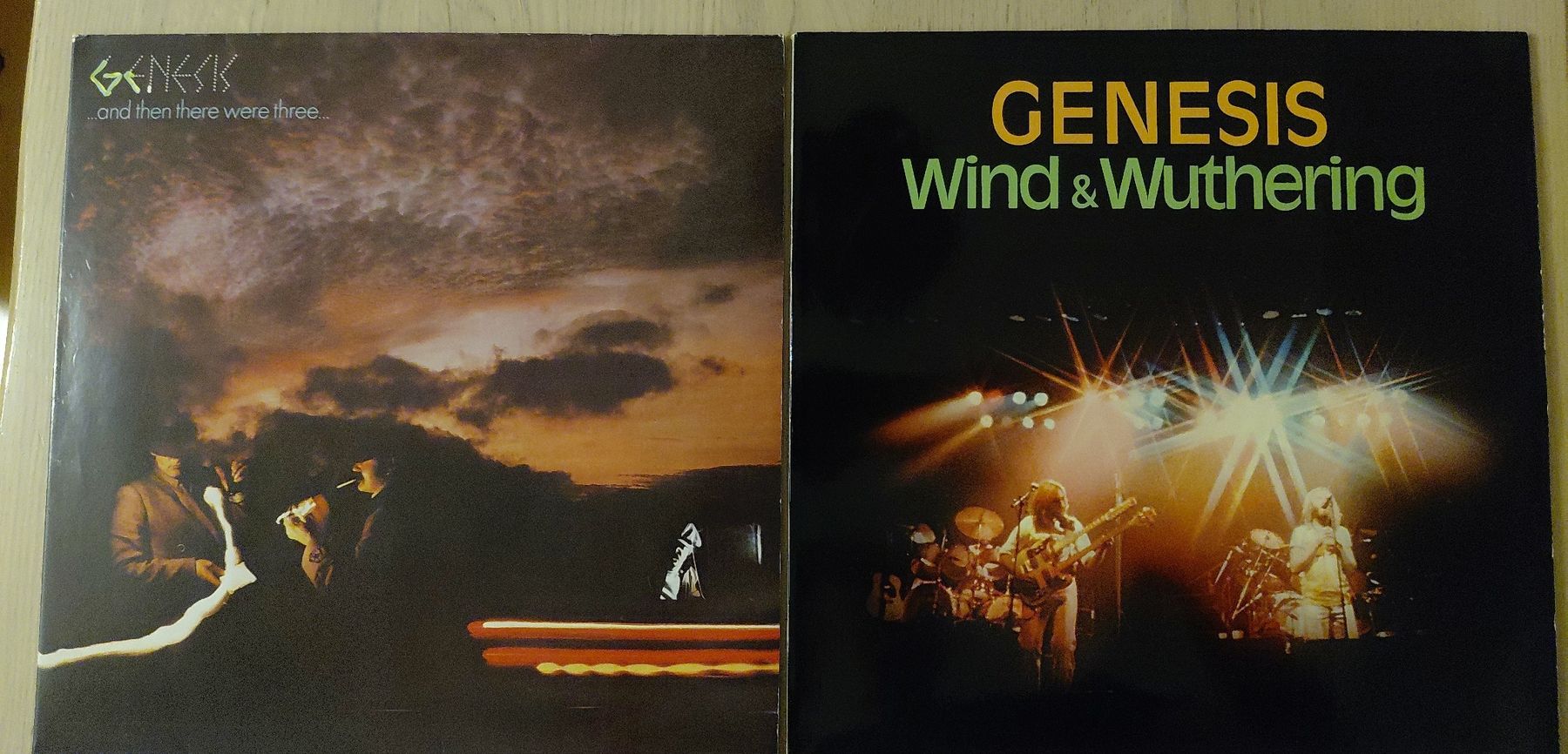 Dischi in vinile: Genesis: ...And Then There Were Three..., Wind & Wuthering – Usato da Bern venduto da hello-bern