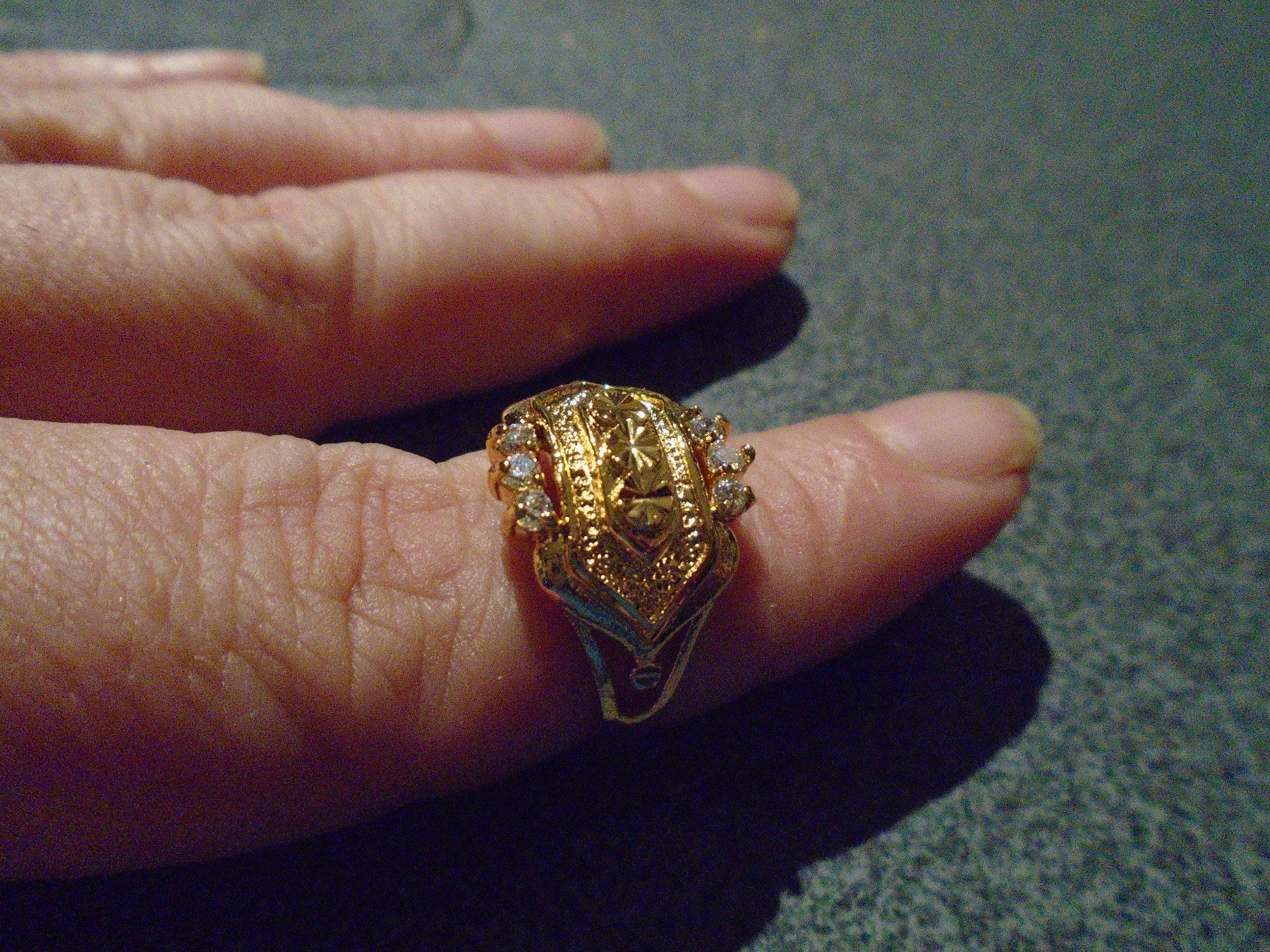 Anelli: Ring goldfarbig, länglich, verstellbar – Nuovo e nell'imballaggio originale da Zürich venduto da abraxas1291
