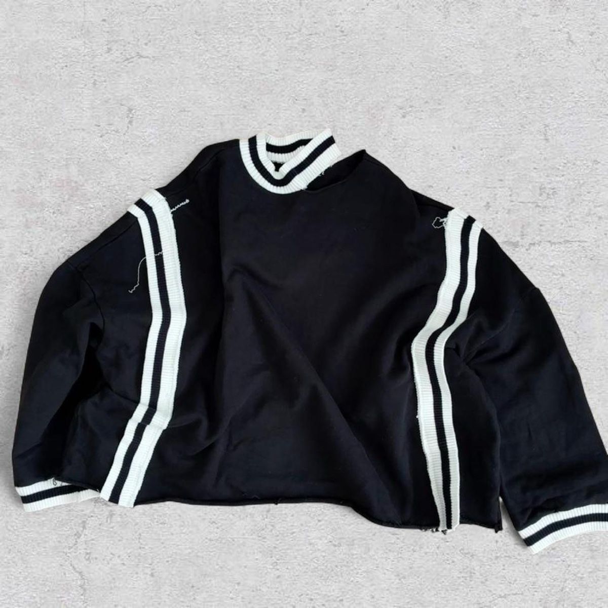 Maglioni & Felpe: oversized boxy sweatshirt with contrast trim – Usato da Zürich venduto da h_studio_edit